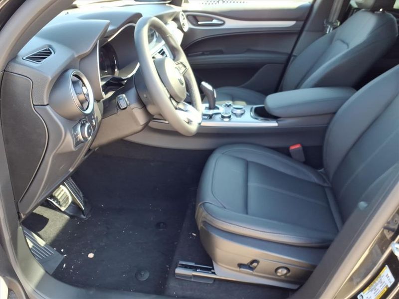 New 2026 Alfa Romeo Stelvio SprintImage 13