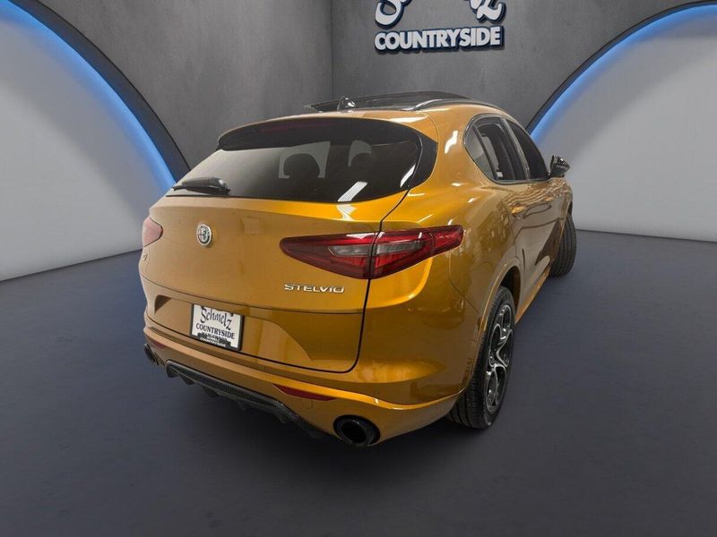 Used 2023 Alfa Romeo Stelvio VeloceImage 5