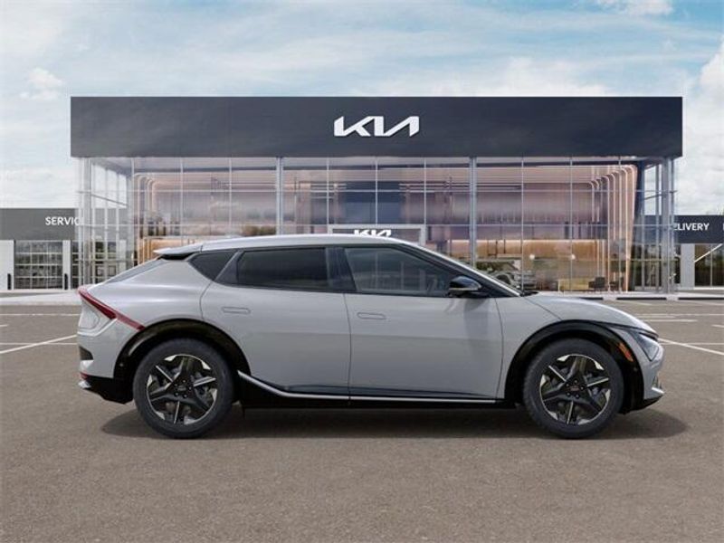 2025 Kia EV6 WindImage 7