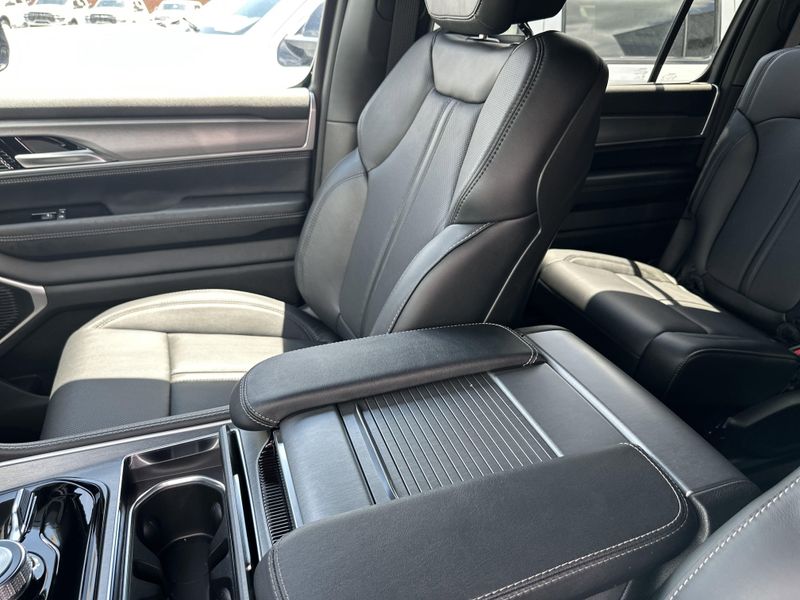 2025 Jeep Wagoneer Carbide 4x4Image 32