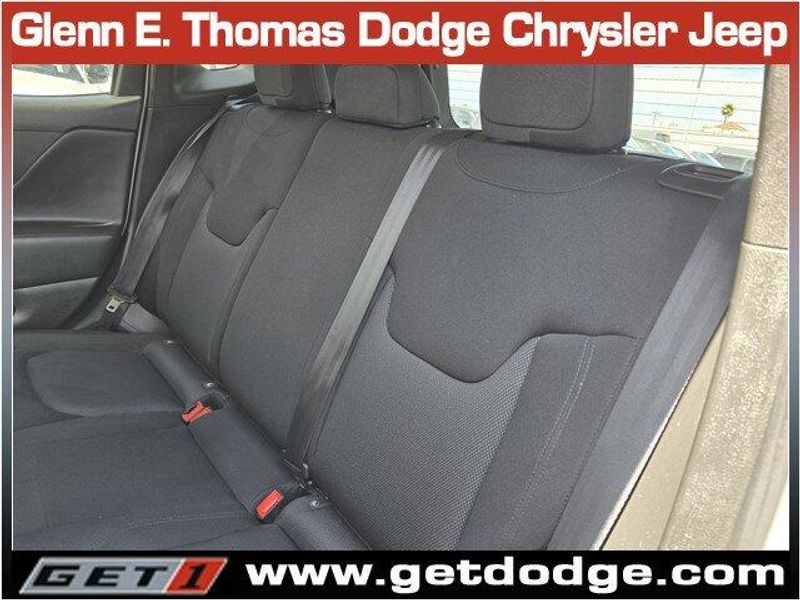 2023 Jeep Renegade Latitude Upland photo 22