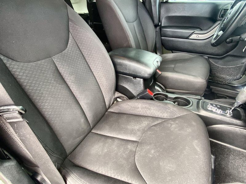 Used 2015 Jeep Wrangler Unlimited SportImage 24