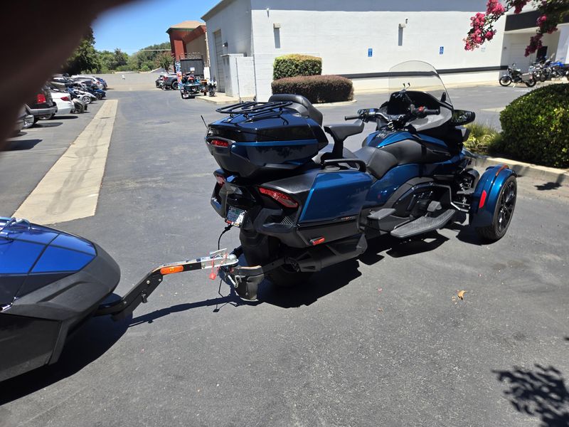 Used 2023 Can-Am SPYDER 1330 LIMITED WITH TRAILER Image 5