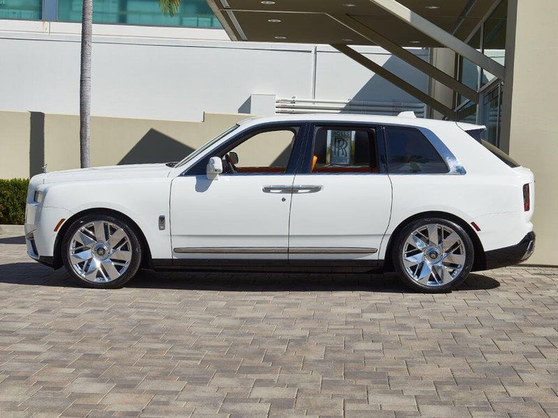 New 2027 Rolls-Royce Cullinan Image 3