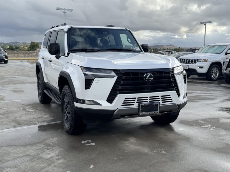 New 2026 Lexus GX 550 OvertrailImage 2