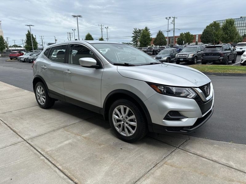 2022 Nissan Rogue Sport SImage 3