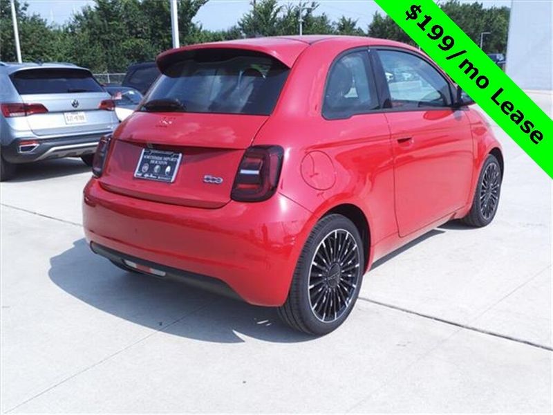 2024 Fiat 500e Inspi(red)Image 6