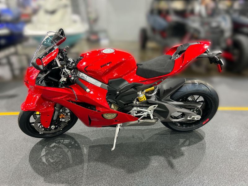 New 2026 Ducati PANIGALE V4 Image 17