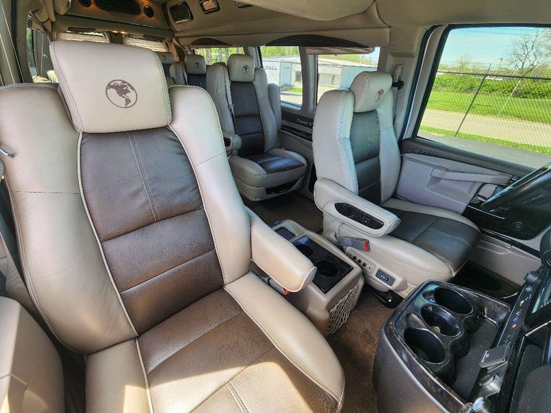 2019 GMC Savana Image 4