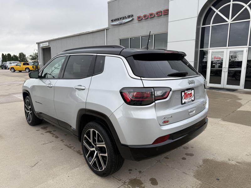 Used 2025 Jeep Compass LimitedImage 41
