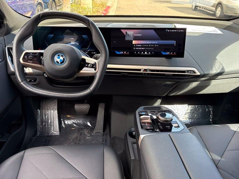 Used 2024 BMW iX xDrive50Image 32