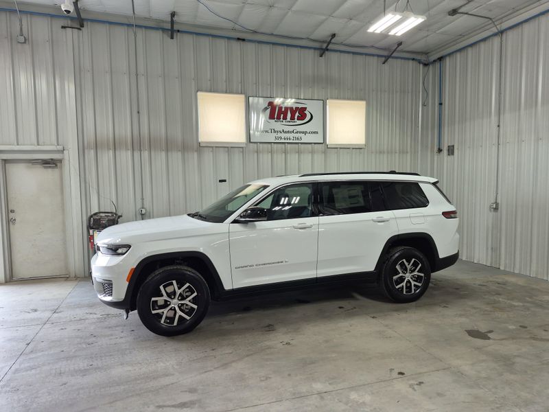 2025 Jeep Grand Cherokee L Limited 4x4Image 17