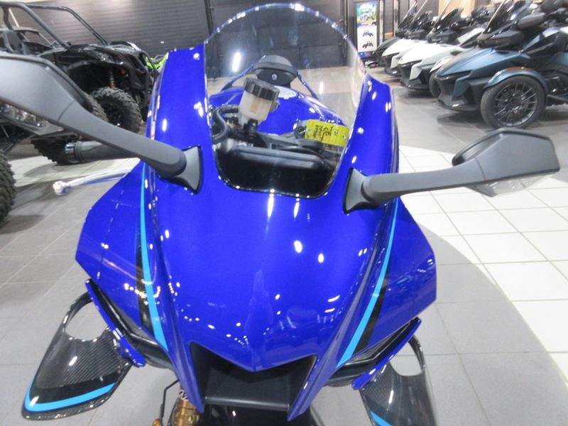 NEW 2026 YAMAHA YZF-R1 Image 9