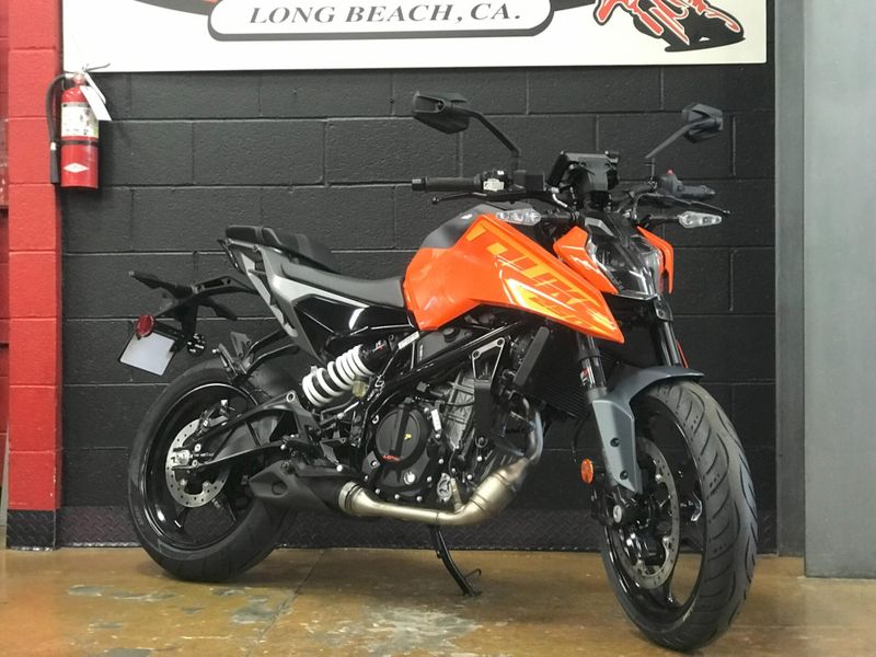 New 2024 KTM 250 DUKE Image 3