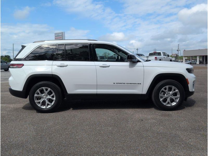 Used 2023 Jeep Grand Cherokee LimitedImage 6