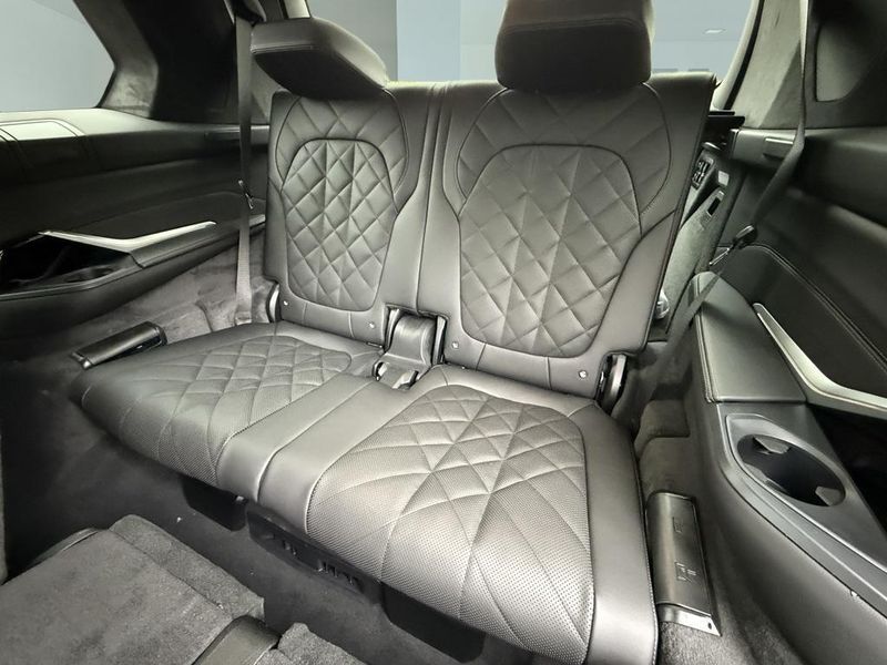 2026 BMW X7 xDrive40iImage 29