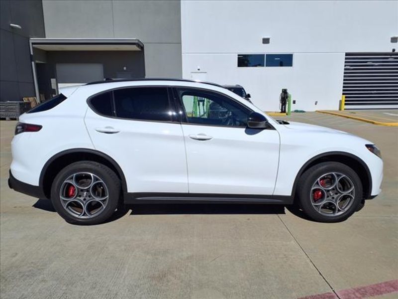 2024 Alfa Romeo Stelvio SprintImage 10