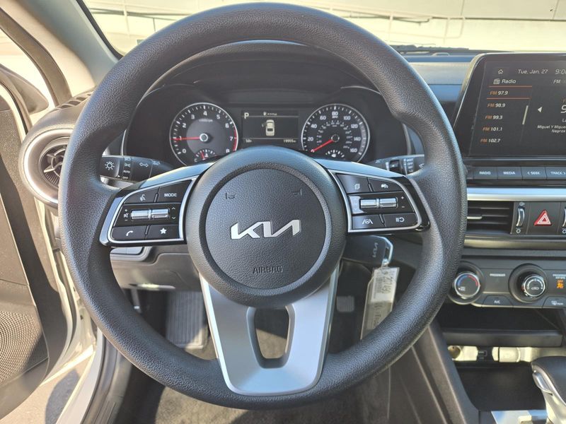Used 2024 Kia Forte LXS IVT