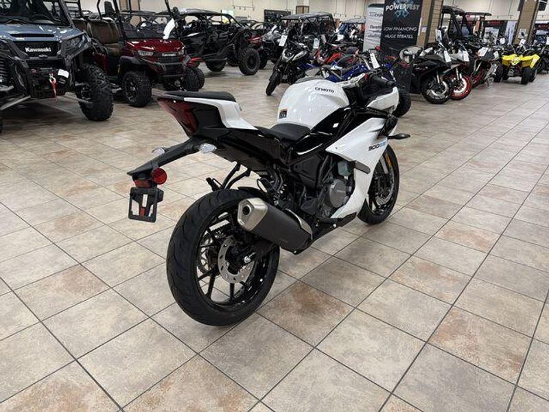 Used 2025 CFMOTO 300SS CF300-5US Image 17