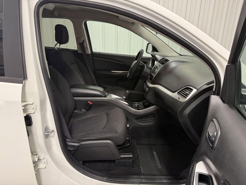Used 2016 Dodge Journey SXTImage 14