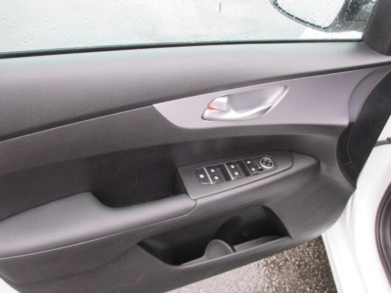 Used 2024 Kia Forte LXSImage 13