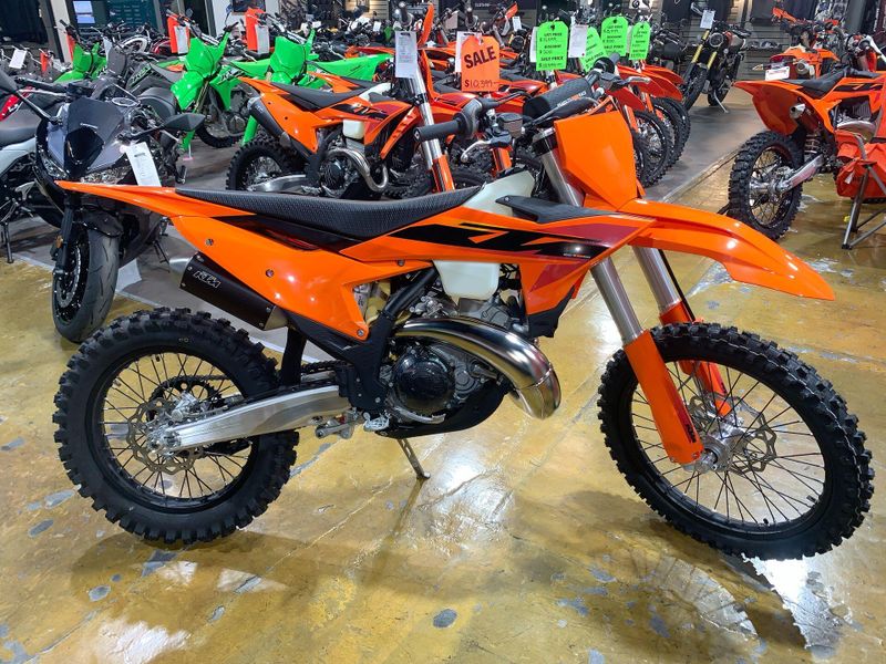 2025 KTM 300 XC Image 12