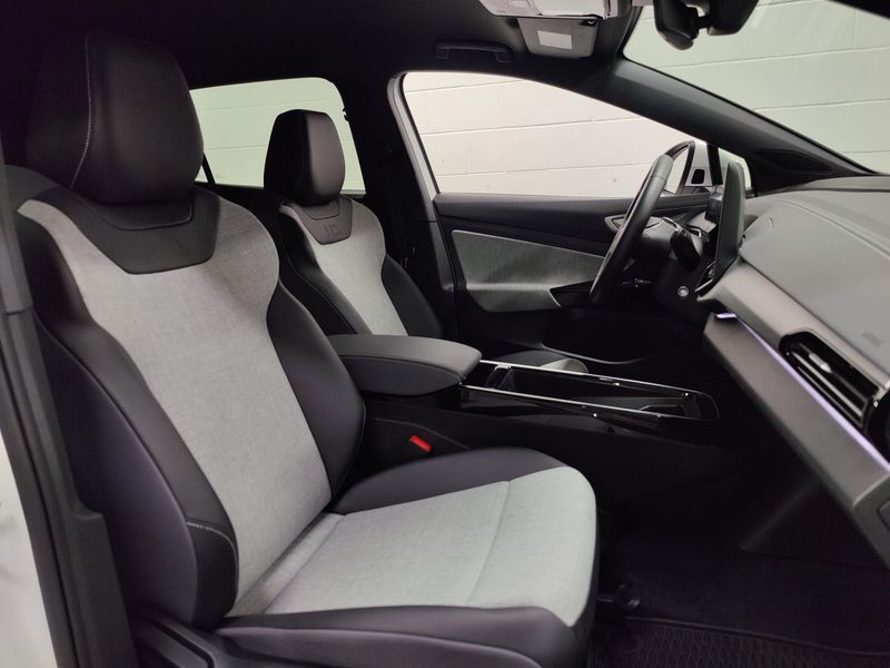 Used 2025 Volkswagen ID.4 ProImage 4