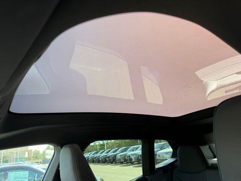 New 2026 BMW iX xDrive60Image 19