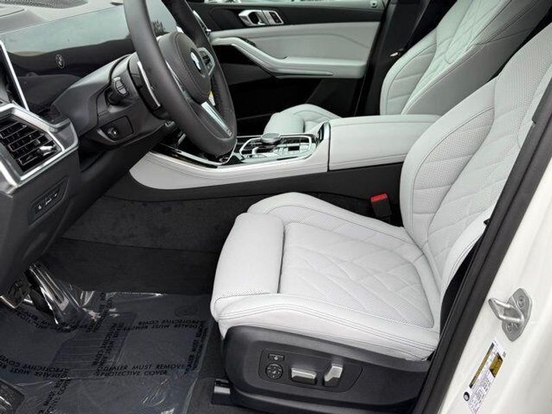 New 2026 BMW X5 sDrive40iImage 17