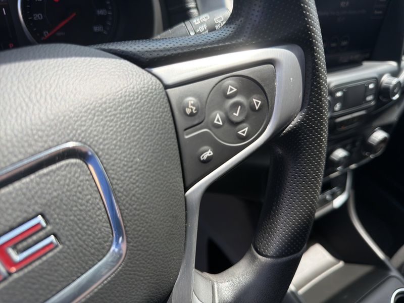 Used 2022 GMC Terrain SLEImage 36