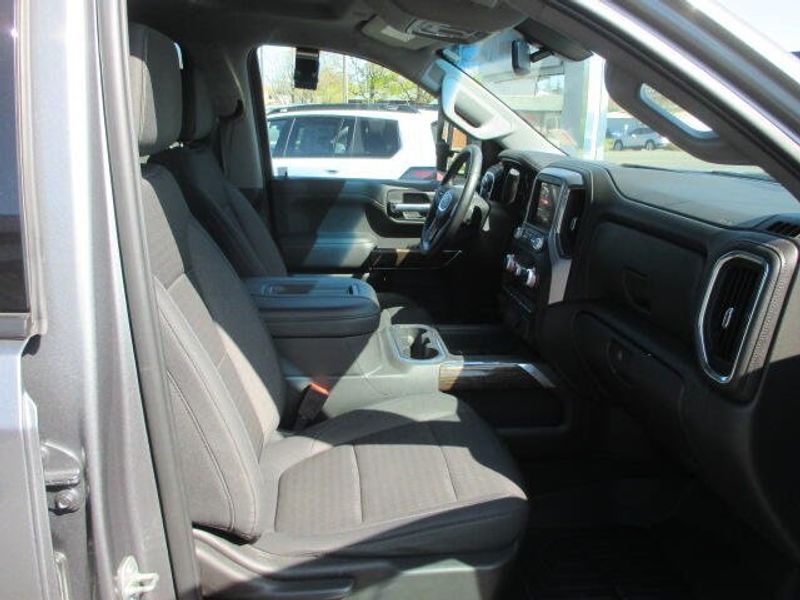Used 2020 GMC Sierra 1500 ElevationImage 25