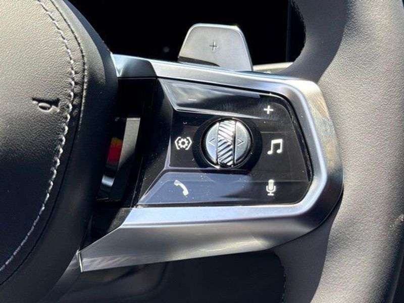 New 2026 BMW 7 Series 750e xDriveImage 21
