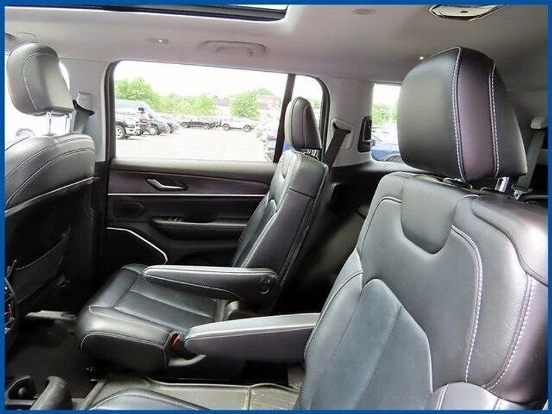 2022 Jeep Grand Cherokee L LimitedImage 10