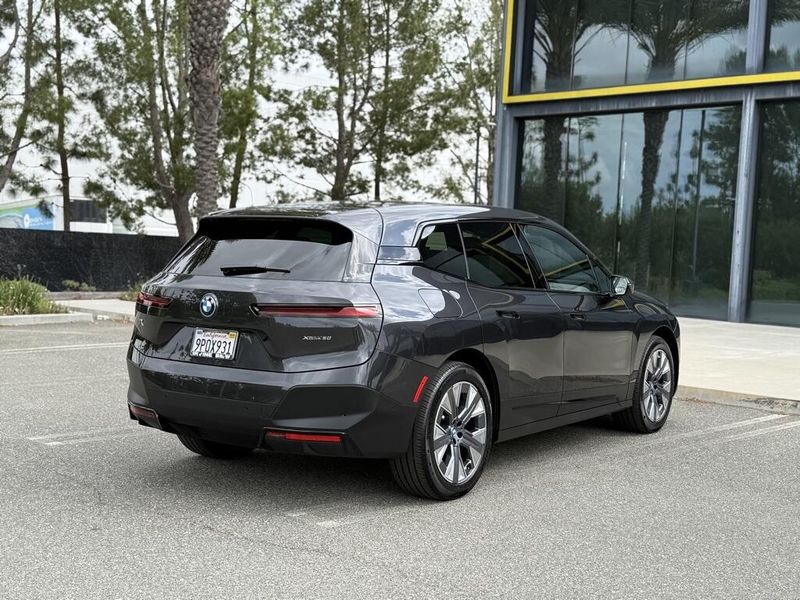 2025 BMW iX xDrive50Image 6