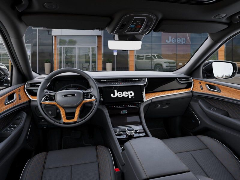 New 2026 Jeep Grand Cherokee L Summit 4x4Image 14