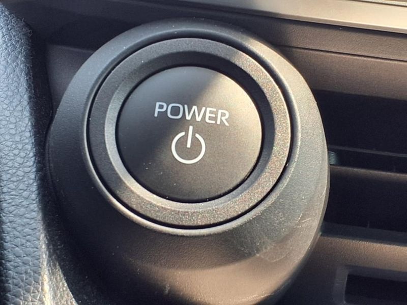 Used 2023 Toyota Prius XLEImage 7