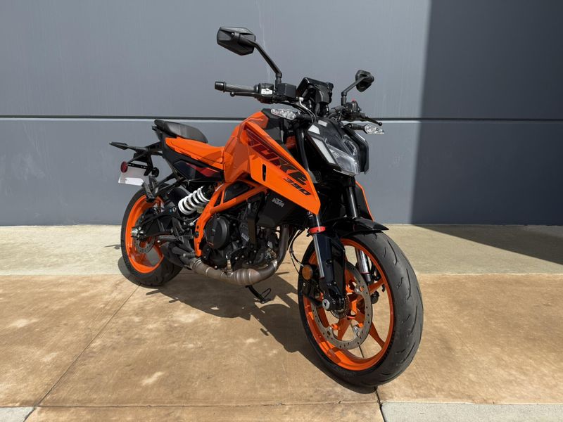 New 2025 KTM 390 DUKE Image 4