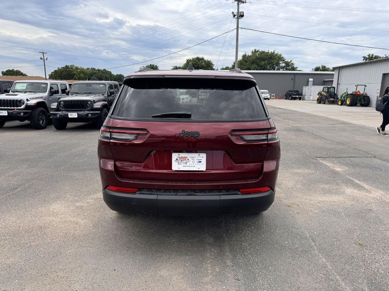 2024 Jeep Grand Cherokee L Altitude X 4x4Image 7