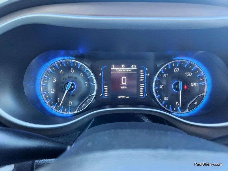 2022 Chrysler Voyager LXImage 41
