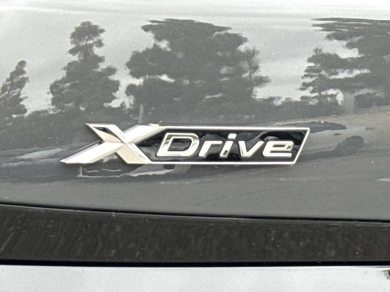 2025 BMW 7 Series 760i xDriveImage 14