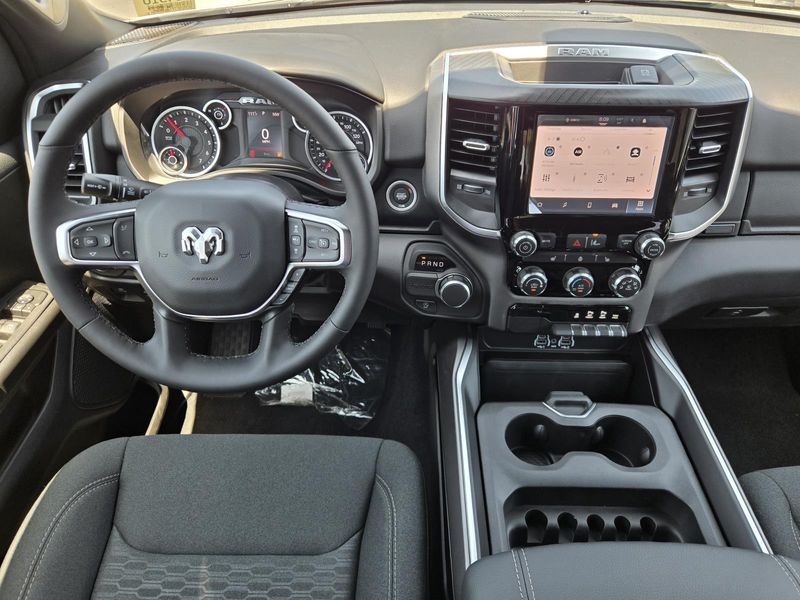 New 2026 RAM 1500 Big Horn Crew Cab 4x2 5'7' Box