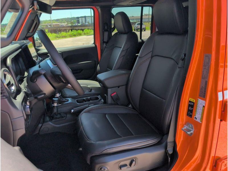 New 2026 Jeep Wrangler 4-door SaharaImage 11