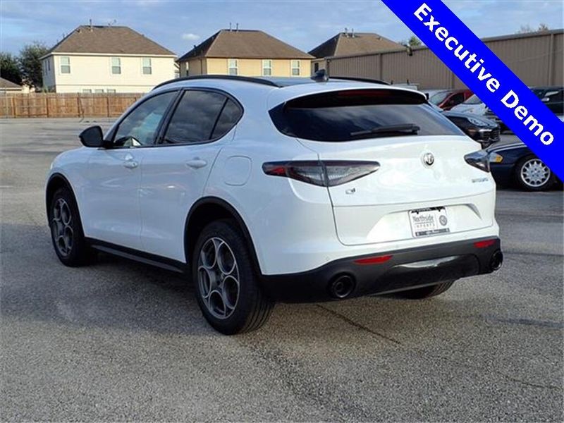 2025 Alfa Romeo Stelvio AwdImage 9