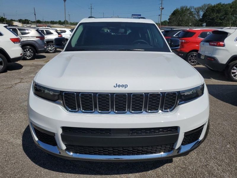 2022 JEEP Grand Cherokee L Limited 4x2Image 2