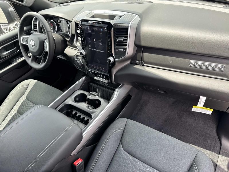 New 2026 RAM 1500 Big Horn Crew Cab 4x2 5'7' Box