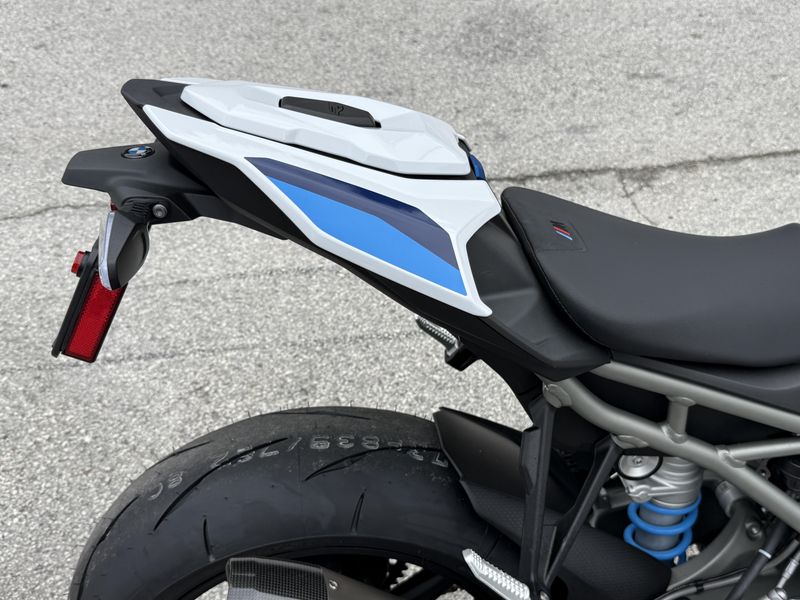 2026 BMW M 1000 R