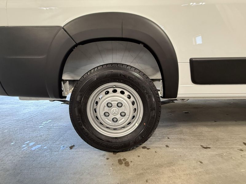 Used 2025 RAM ProMaster 2500 TradesmanImage 9