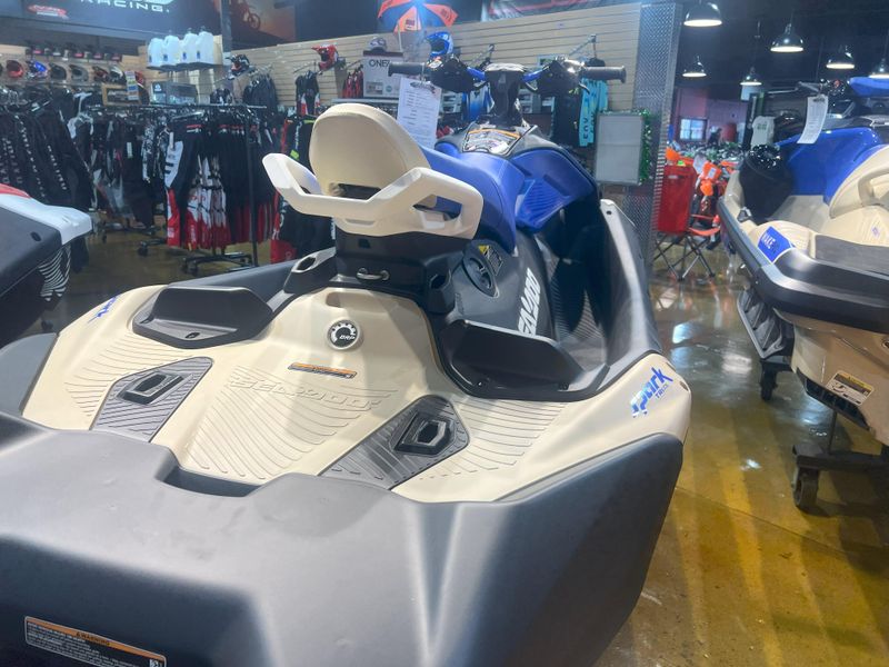 2025 Sea-Doo SPARK FOR 3 90 TRIXX (SOUND SYSTEM) Image 7