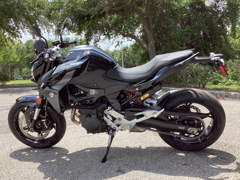 2025 BMW F 900 R 