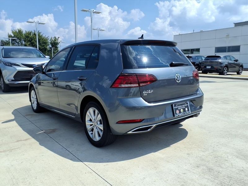 Used 2018 Volkswagen Golf TSI SE 4-DoorImage 2